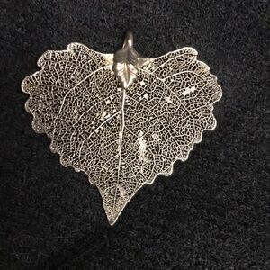 Silver Tone Cottonwood Lace Leaf Heart Collection Pendant 2”
